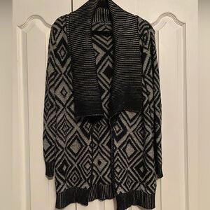 Chic Black and Gray Geometric Cardigan